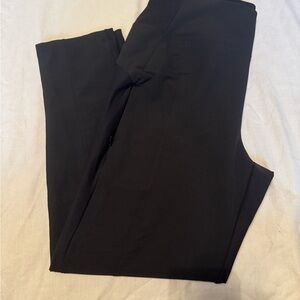 Avalanche Women's Black Capris